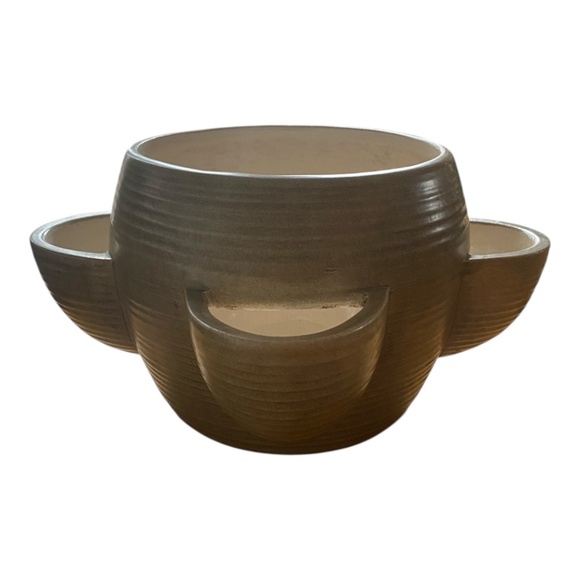 Vintage McNees signed pottery, collectible ceramic strawberry planter - Picture 10 of 16